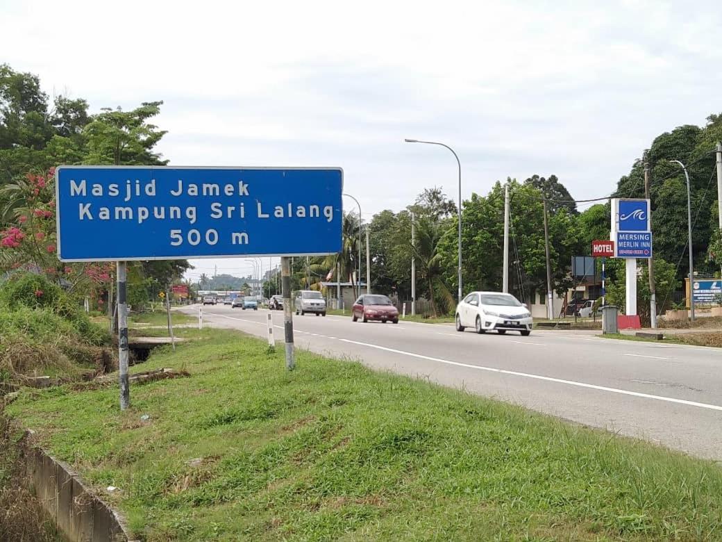 Mersing Merlin Inn Bagian luar foto