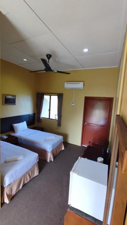 Mersing Merlin Inn Bagian luar foto
