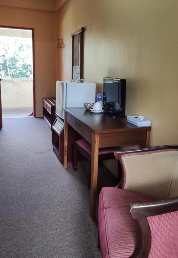 Mersing Merlin Inn Bagian luar foto