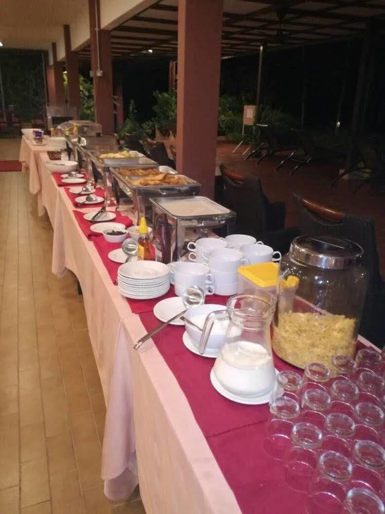 Mersing Merlin Inn Bagian luar foto