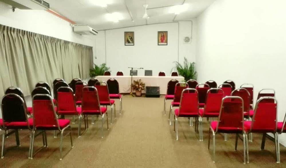 Mersing Merlin Inn Bagian luar foto