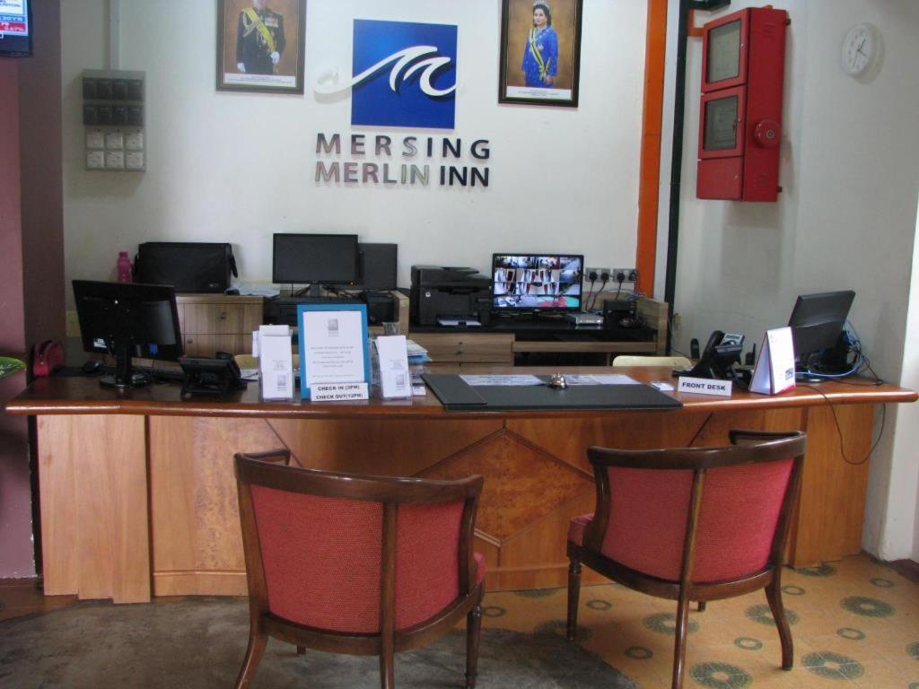 Mersing Merlin Inn Bagian luar foto