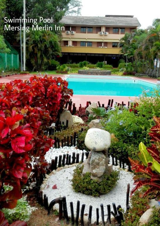 Mersing Merlin Inn Bagian luar foto