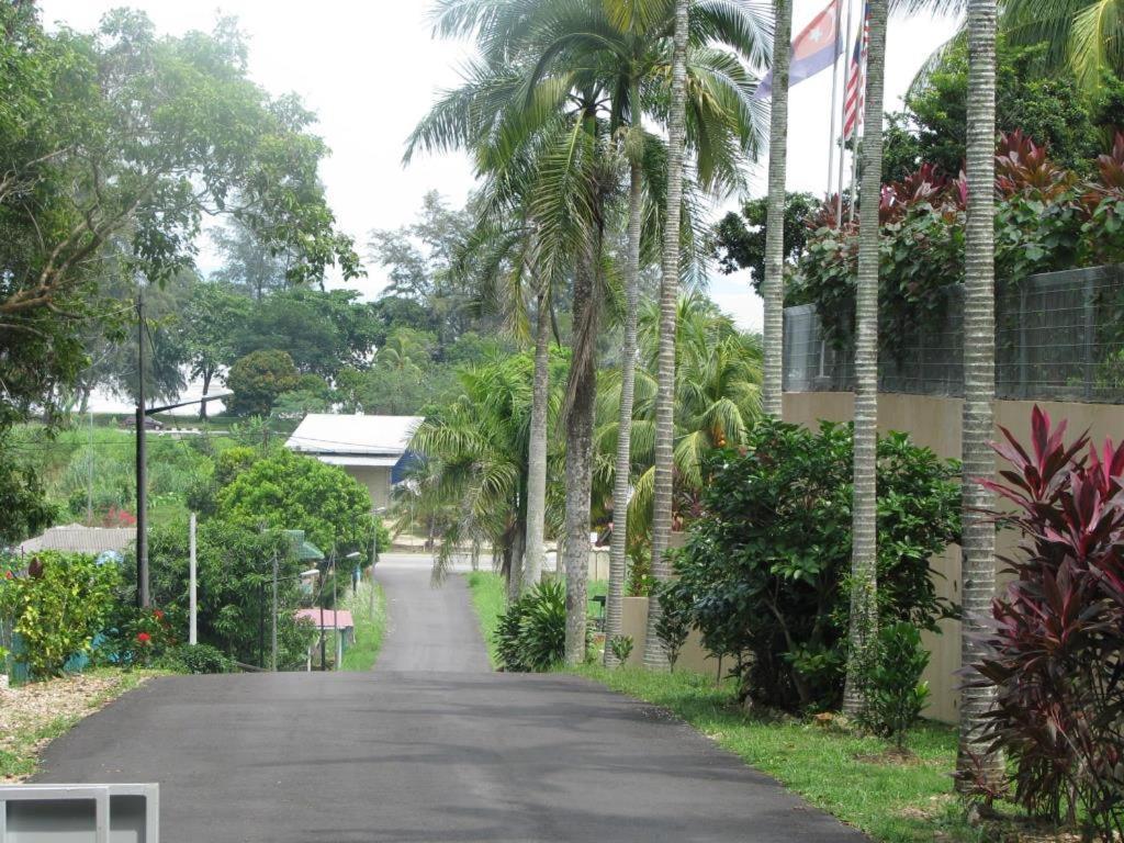Mersing Merlin Inn Bagian luar foto