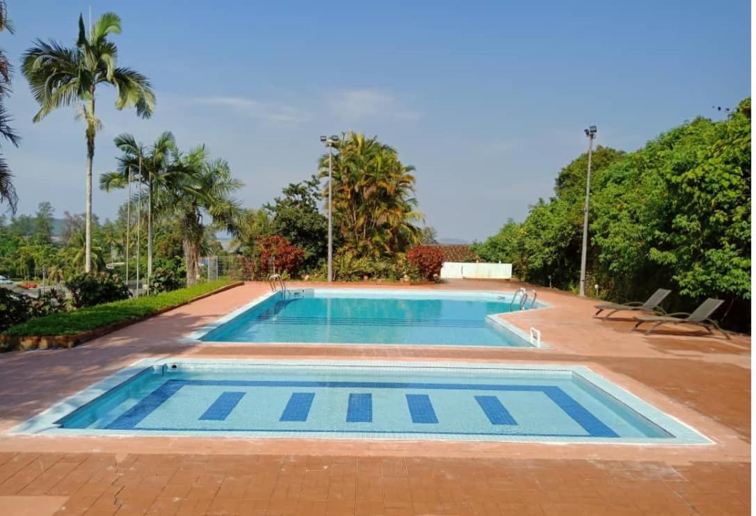 Mersing Merlin Inn Bagian luar foto